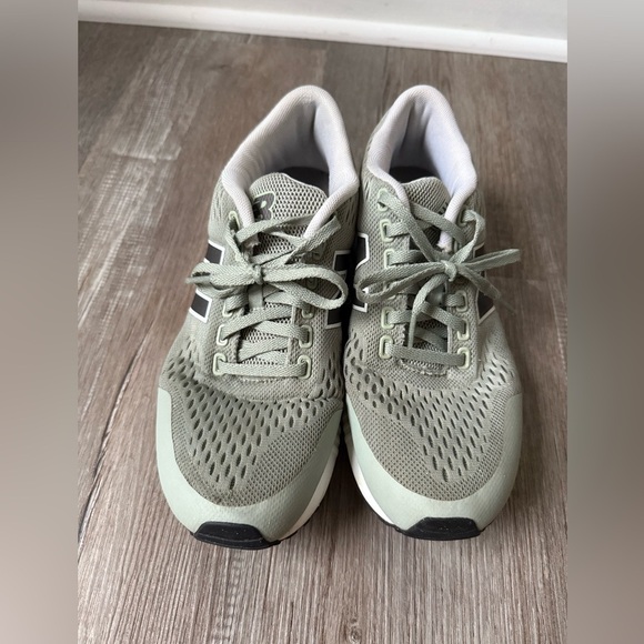 New Balance Rev Lite Sneakers Running Casual Shoes Green Black White Size 7 - Picture 2 of 12